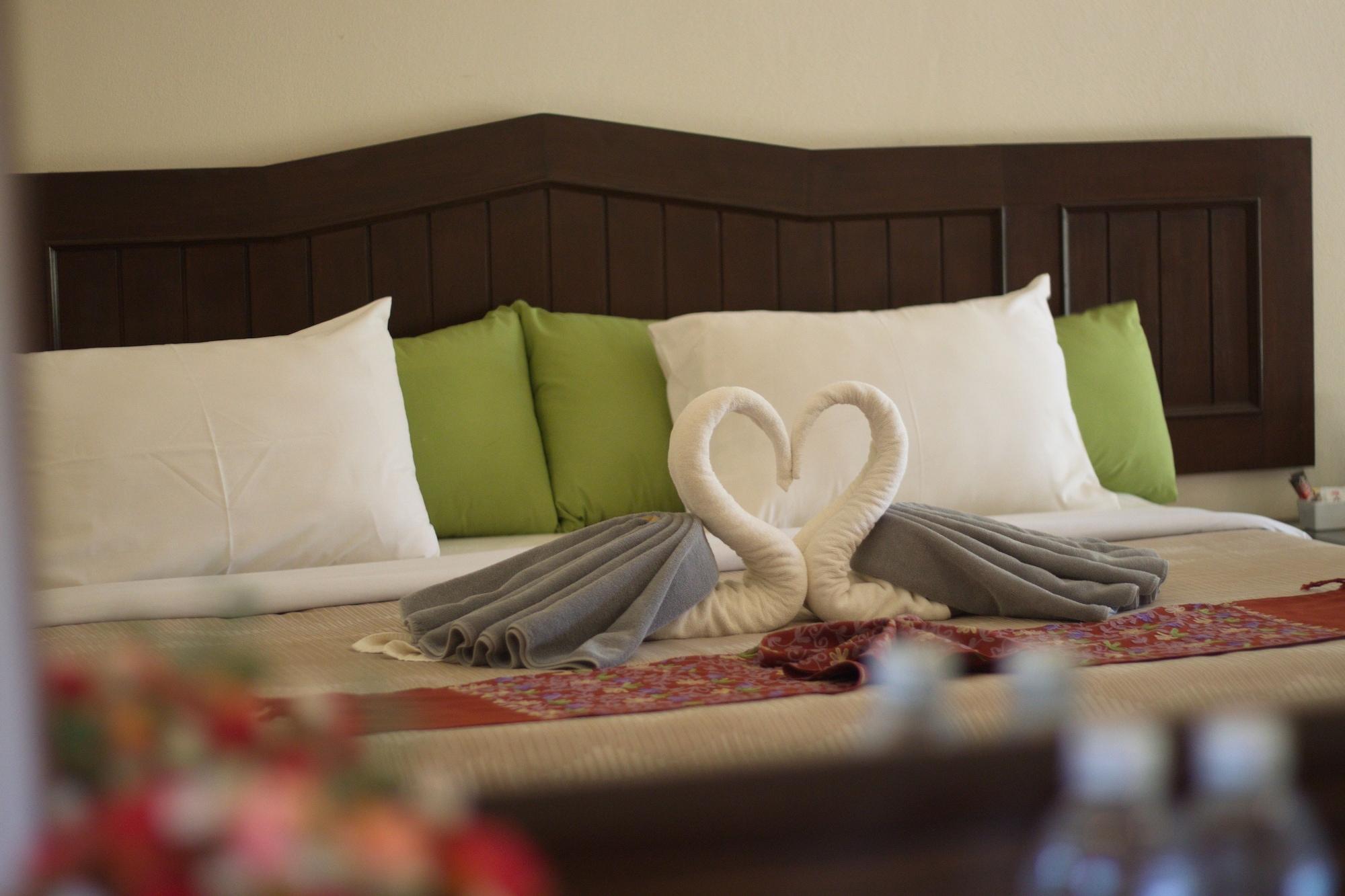 Banraya Resort And Spa Koh Racha Yai Exterior photo