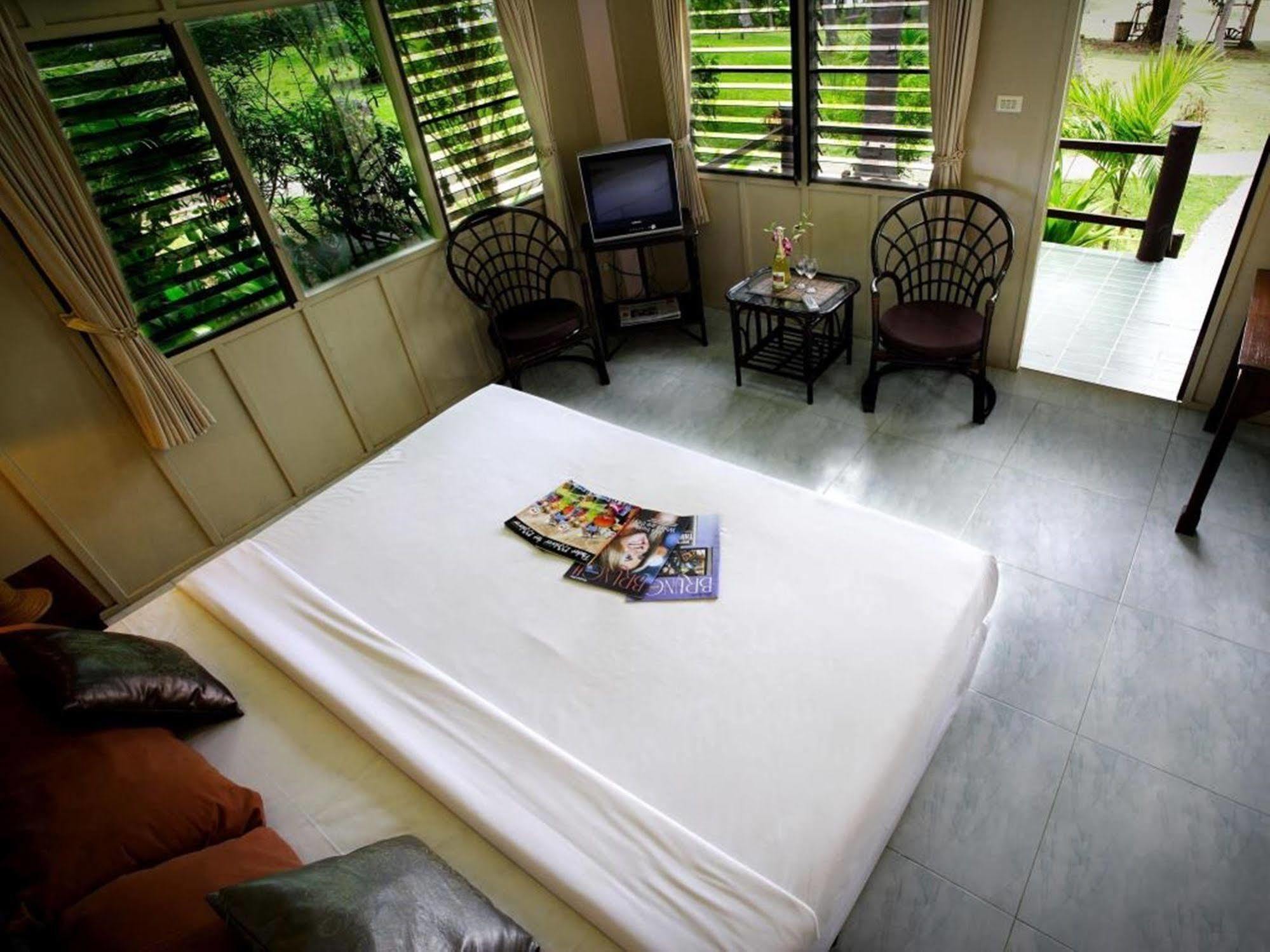 Banraya Resort And Spa Koh Racha Yai Exterior photo